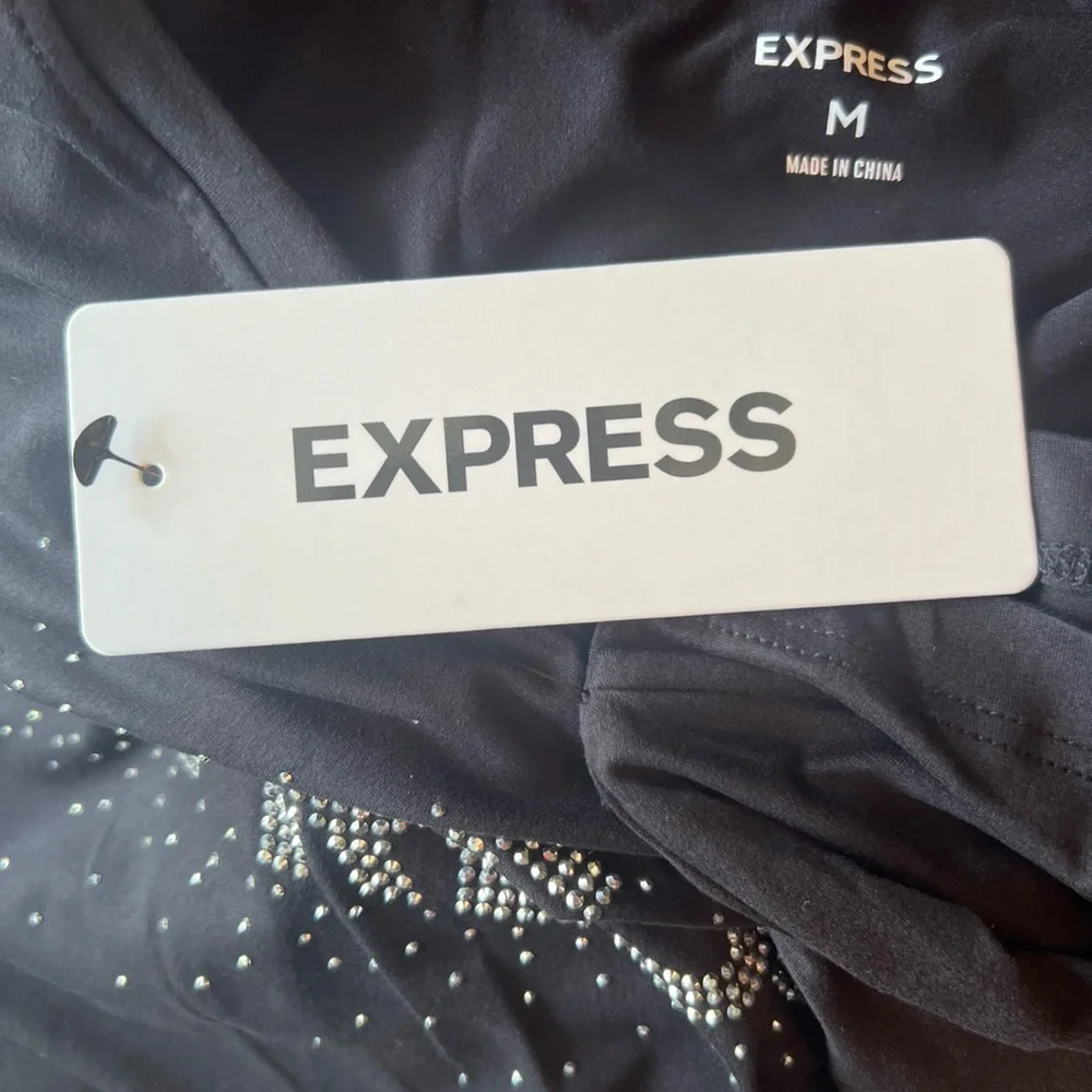 Express Black Tee - Picture 6 of 7